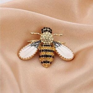 Elegant Gold and Black Bee Brooch NEW